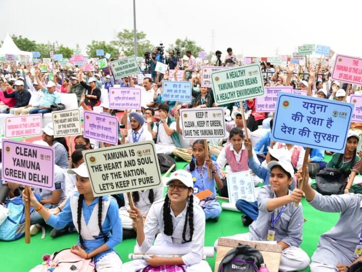 Yamuna Cleaning: दिल्ली सरकार ने शुरू किया 'आई लव यमुना' कैंपेन, नदी की सफाई को लेकर ली शपथ