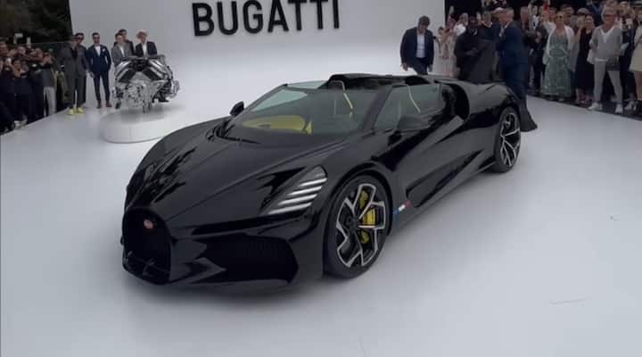 दसवी कार Bugatti Mistral है. जिसकी कीमत लगभग 41,21,56,500 रुपये है.