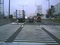 హైదరాబాద్‌ వాహనదారులకు గుడ్‌ న్యూస్- రంబుల్ స్ట్రిప్స్(మినీ స్పీడ్‌ బ్రేకర్స్) నుంచి ఉపశమనం