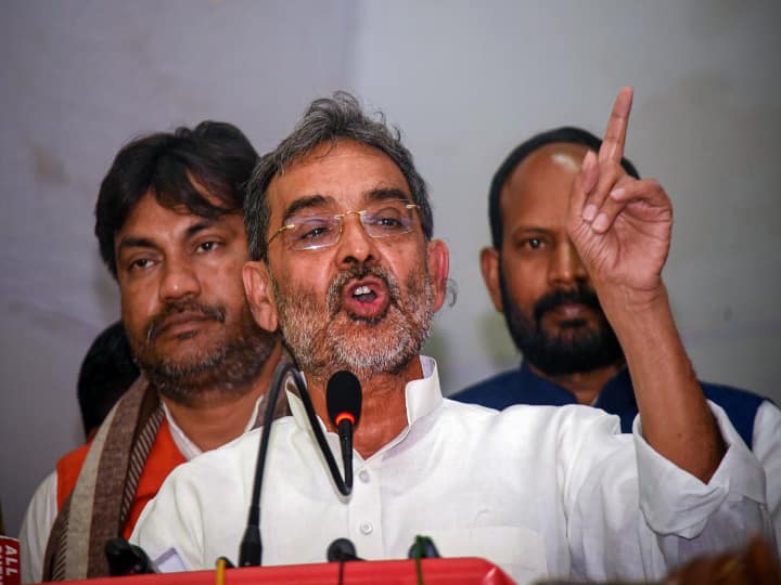 Bihar Politics: Z सुरक्षा देने के फैसला के बाद विपक्षी एकता पर उपेंद्र कुशवाहा की आई प्रतिक्रिया, नीतीश को लेकर कही बड़ी बात Upendra Kushwaha statement regarding CM Nitish Kumar and Bageshwar Dham in Muzaffarpur ann Bihar Politics: Z सुरक्षा देने के फैसला के बाद विपक्षी एकता पर उपेंद्र कुशवाहा की आई प्रतिक्रिया, नीतीश को लेकर कही बड़ी बात