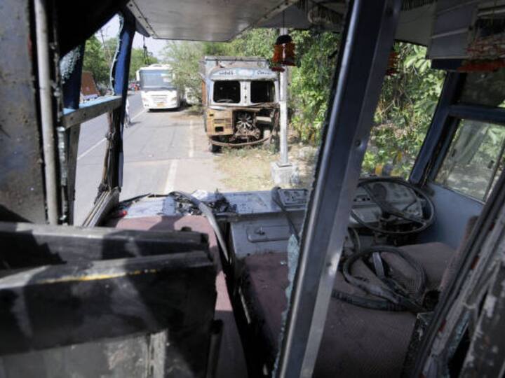 4 Dead, 14 Injured In Bus-Truck Collision In Madhya Pradesh's Shajapur 4 Dead, 14 Injured In Bus-Truck Collision In MP's Shajapur