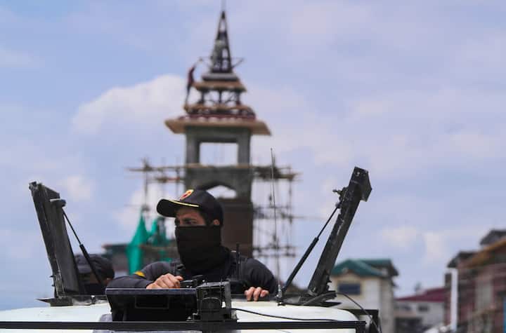According to officials, the NSG team was joined by members of the Jammu and Kashmir Police and CRPF during the operation.(Source: PTI)