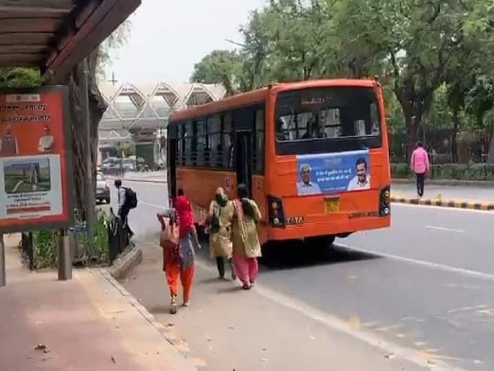 Delhi CM Arvind Kejriwal Action Against Bus Driver Suspended As Video Shows Bus Not Halting For Women Bus Driver Suspended: బస్టాప్‌లో మహిళల కోసం ఆగని బస్సు, వెంటనే డ్రైవర్‌ సస్పెండ్ - వీడియో