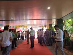 Pune News : रेड कार्पेट, ढोल ताशा अन् शेकडो कार्यकर्ते; जेपी नड्डांच्या स्वागतासाठी बालगंधर्व रंगमंदिर सज्ज