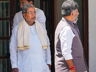 Karnataka Politics: அடம்பிடிக்கும் சீனியர்கள்.. பாடம் கற்காத காங்கிரஸ்.. பயன்படுத்திக்கொள்ளும் பாஜக..!