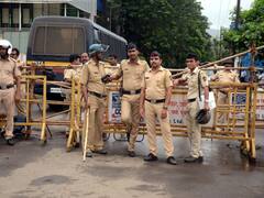 महाराष्ट्र में फिर बवाल: भीड़ ने बारात पर किया पथराव, पुलिस ने लाठीचार्ज कर लोगों को खदेड़ा