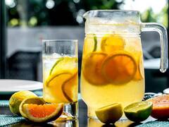 Lemon Special Juice: गर्मी में पूरे दिन रहना है हाइड्रेट, तो घर पर बनाएं नींबू और फ्रूट्स से बना मिक्स जूस