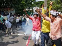 Karnataka New Chief Minister: సిద్ధరామయ్య స్వగ్రామంలో పండుగ వాతావరణం, నృత్యాలు, పాలాభిషేకాలతో సంబురాలు!