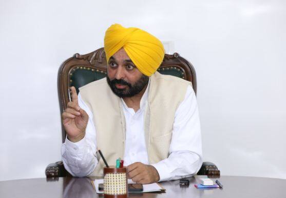 Appointment letter in the hands of youth our priority: CM Bhagwant Hon Punjab News: ਅਪਡੇਟ ਰਹਿ ਕੇ ਹੀ ਸਮਾਜ ਵਿਰੋਧੀ ਅਨਸਰਾਂ ਦਾ ਮੁਕਾਬਲਾ ਕੀਤਾ ਜਾ ਸਕਦਾ : ਸੀਐਮ ਭਗਵੰਤ ਮਾਨ