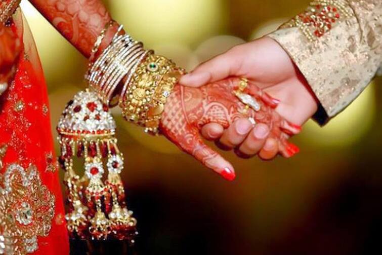 Madhya Pradesh Groom Dies Bride Health Critical After Consuming Poison At Wedding Indore Shocking Tragedy : திருமணத்தின்போது விஷம் குடித்த மணமக்கள்.. மணமகன் உயிரிழப்பு, மணமகள் கவலைக்கிடம்...