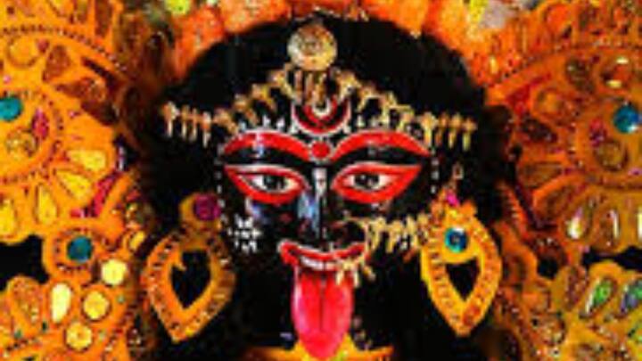 বিশ্বাস করা হয়, এই তিথিতে দেবীর পুজো-আরাধনায় অশুভ কর্মফল নাশ হয় এবং শুভ ফল প্রাপ্ত হয়। বলা হয়, এ দিন শ্রীরামকৃষ্ণ শ্রীমা সারদাকে দশ মহাবিদ্যার অন্যতম দেবী ষোড়শী অর্থাৎ এই বিশেষ রূপে পুজো করেছিলেন।  
