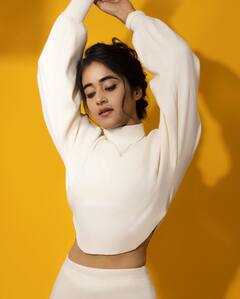 Deepthi Sunaina: రూట్ మార్చిన దీప్తి సునయన- పొట్టి డ్రెస్ లో చబ్బీ లుక్స్