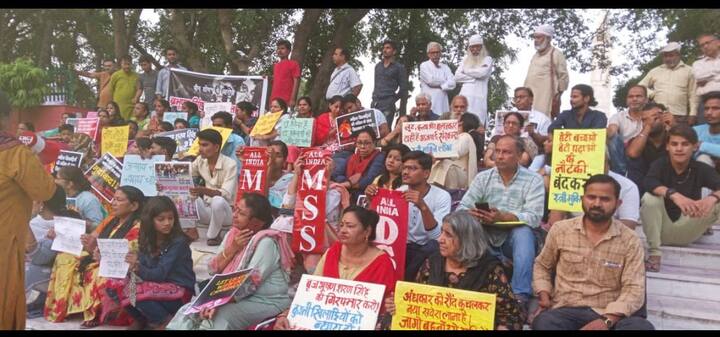 असे असूनही केंद्र सरकारने कोणतीही कारवाई केलेली नाही. आंतरराष्ट्रीय पातळीवर या घटनेमुळे देशाची व विशेष करून कुस्ती क्षेत्राची बदनामी झाल्याचे राजू शेट्टी यांनी म्हटले आहे