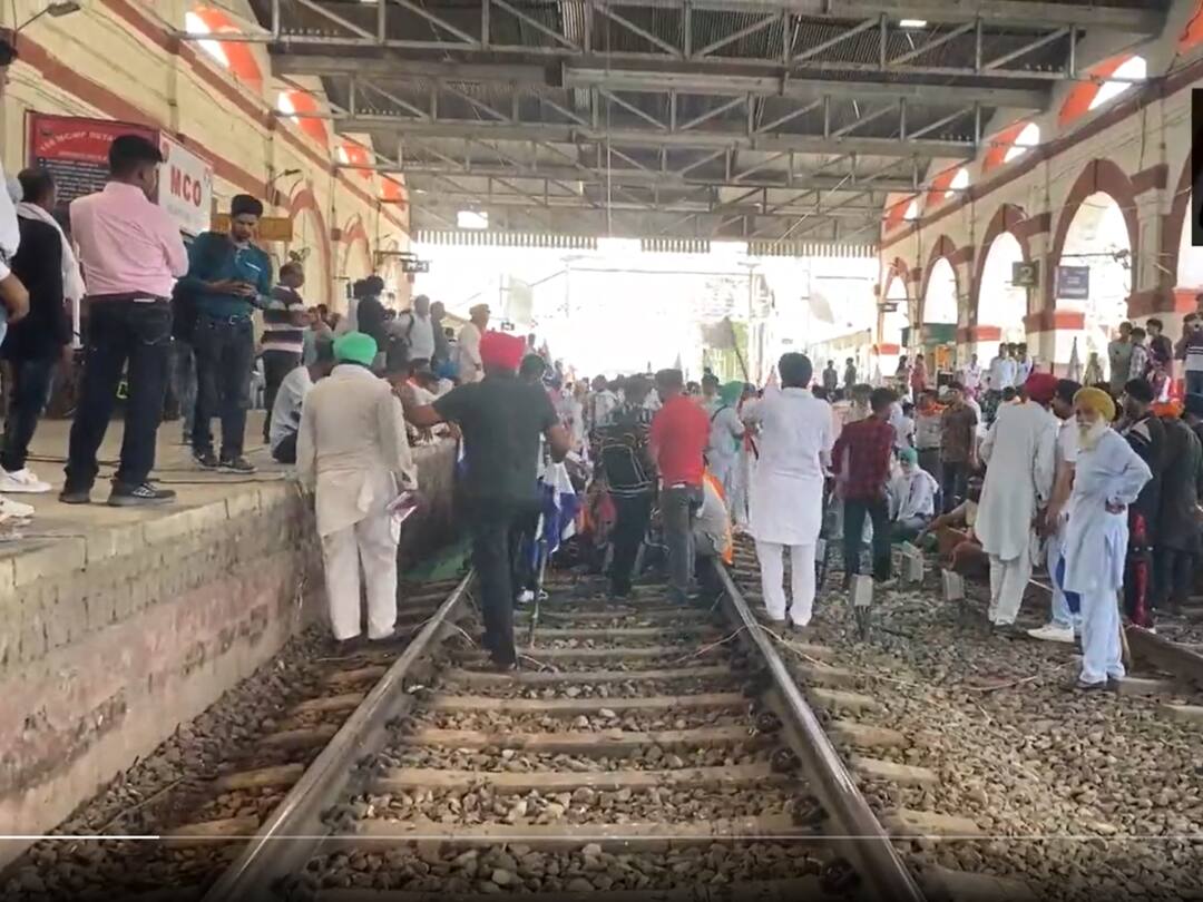 Punjab Farmers Block Railway Tracks In Jalandhar After Cop Slaps Woman Protesting Land Acquisition Farmers Block Railway Tracks In Jalandhar After Cop Slaps Woman Protesting Land Acquisition