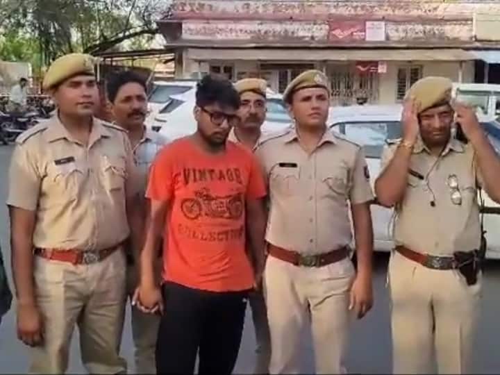 Rajasthan Lover killed girlfriend by stabbing her in front of police station in Ajmer ANN Ajmer Crime: शादी से मना करने पर प्रेमी ने उठाया खौफनाक कदम, पुलिस चौकी के सामने चाकू से गोदकर किया प्रेमिका का मर्डर