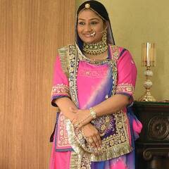 Dolly Jain Pics: मिलिए सारा को कान्स में साड़ी पहनाने वाली डॉली जैन से, 2 लाख रुपये करती हैं चार्ज