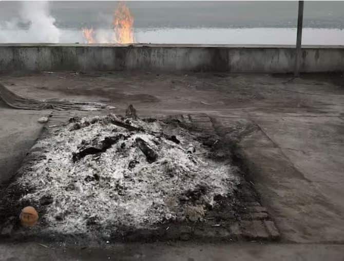 ਸ਼ਾਸਤਰਾਂ ਅਨੁਸਾਰ ਅਮਾਵਸਿਆ ਦੀ ਰਾਤ ਨੂੰ ਤੰਤਰ ਸਾਧਨਾ ਲਈ ਮਹੱਤਵਪੂਰਨ ਮੰਨਿਆ ਜਾਂਦਾ ਹੈ। ਇਸ ਦਿਨ ਸ਼ੈਤਾਨੀ ਸ਼ਕਤੀਆਂ ਸਰਗਰਮ ਰਹਿੰਦੀਆਂ ਹਨ। ਅਜਿਹੀ ਸਥਿਤੀ ਵਿੱਚ ਕਮਜ਼ੋਰ ਇੱਛਾ ਸ਼ਕਤੀ ਵਾਲੇ ਲੋਕਾਂ ਨੂੰ ਇਸ ਦਿਨ ਸ਼ਮਸ਼ਾਨਘਾਟ ਦੇ ਆਲੇ-ਦੁਆਲੇ ਨਹੀਂ ਘੁੰਮਣਾ ਚਾਹੀਦਾ, ਕਿਉਂਕਿ ਉਨ੍ਹਾਂ ਨੂੰ ਮਾਨਸਿਕ ਸਮੱਸਿਆਵਾਂ ਦਾ ਸਾਹਮਣਾ ਕਰਨਾ ਪੈ ਸਕਦਾ ਹੈ।