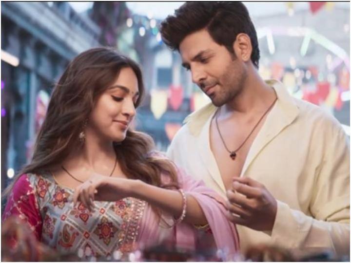 Satyaprem Ki Katha Teaser Out Kartik Aaryan Kiara Advani Love Story Movie Teaser Video Satyaprem Ki Katha Teaser: 'आंसू उसके पर आंखे मेरी नम हो', कार्तिक-कियारा की फिल्म 'सत्यप्रेम की कथा' का शानदार टीजर आउट