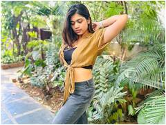 జీన్స్ లో మైమరపిస్తున్న రీతూ చౌదరి