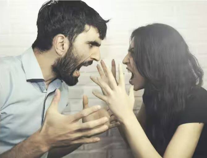 ਇਸ ਦਿਨ ਮੀਟ-ਸ਼ਰਾਬ ਅਤੇ ਨਸ਼ੀਲੇ ਪਦਾਰਥਾਂ ਦਾ ਸੇਵਨ ਨਾ ਕਰੋ। ਇਸ ਤਰ੍ਹਾਂ ਕਰਨ ਨਾਲ ਪਿਤਰਦੋਸ਼ ਲਗਦਾ ਹੈ। ਪਿਤਰ ਦਸ਼ਾ ਕਾਰਨ ਔਲਾਦ, ਧਨ-ਦੌਲਤ ਅਤੇ ਨੌਕਰੀ ਵਿੱਚ ਸੰਕਟ ਆਉਂਦਾ ਹੈ। ਵਿਆਹੁਤਾ ਜੀਵਨ ਵਿਚ ਉਥਲ-ਪੁਥਲ ਹੋਣ ਲੱਗਦੀ ਹੈ।