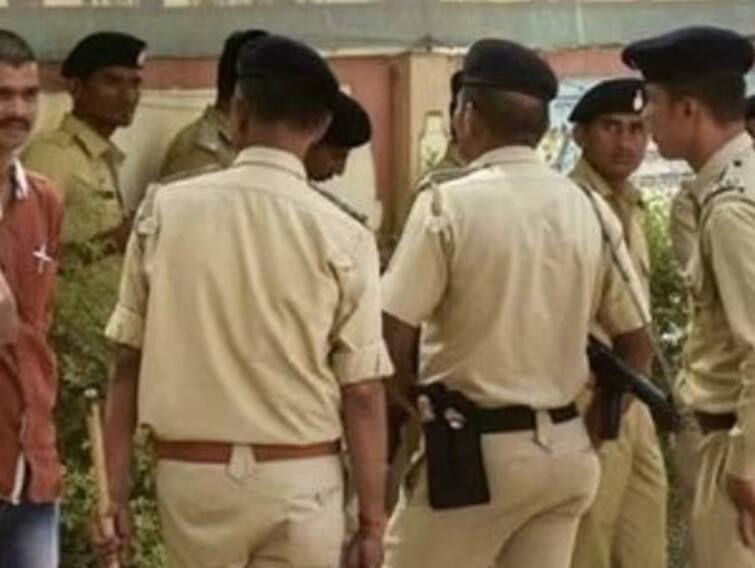 Ahmedabad: uncivilised criminal seized by ahmedabad police before rath yatra Ahmedabad: રથયાત્રા પૂર્વે પોલીસ એક્શનમાં, તડીપાર ગુનેગારોને પરોઢીયે જ ઊંઘમાં દબોચ્યા