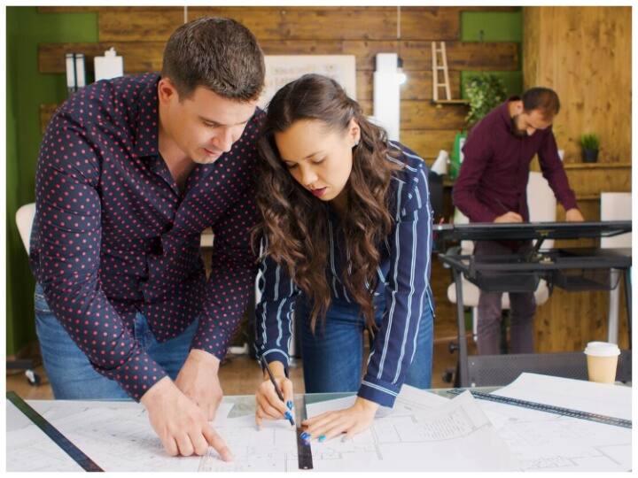 लिस्ट में अगला नाम मिरांडा हाउस का है. इसे देश के 100 सबसे अच्छी रैंक वाले कॉलेजों में से एक माना जाता है. इस कॉलेज ने लगातार 6 साल तक ये रिकॉर्ड कायम रखा. इसे पहला स्थान मिला. इसके बाद अगला नाम हिंदू कॉलेज का है. इसे एनआईआरएफ रैंकिंग में दूसरा स्थान मिला है.