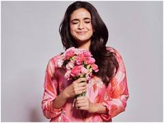 గులాబీ దుస్తుల్లో గులాబీలతో మాయ చేస్తున్న కీర్తి సురేష్