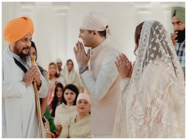 अकाल तख्त साहिब के जत्थेदार ज्ञानी हरप्रीत सिंह से  बॉलीवुड एक्ट्रेस परिणीति चोपड़ा और आप राज्यसभा सांसद राघव चड्ढा ने आर्शीवाद लिया.