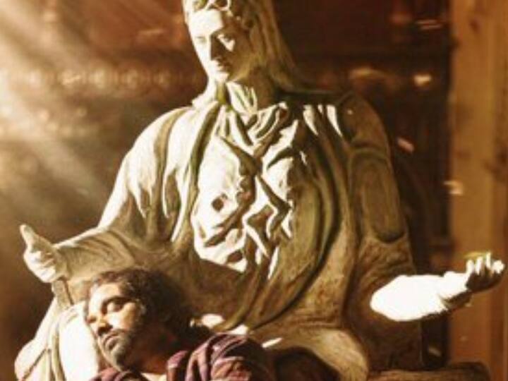 அறிமுக இயக்குநர் வெங்கட கிருஷ்ணரோகாந்த் இயக்கத்தில் விஜய் சேதுபதி நடித்துள்ள திரைப்படம் ‘யாதும் ஊரே யாவரும் கேளிர்’.