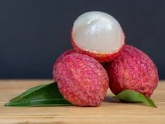 Litchi Health Risk: ज्यादा लीची खाना भी सेहत के लिए हानिकारक, शरीर में लग सकते हैं ये 'गंभीर रोग'