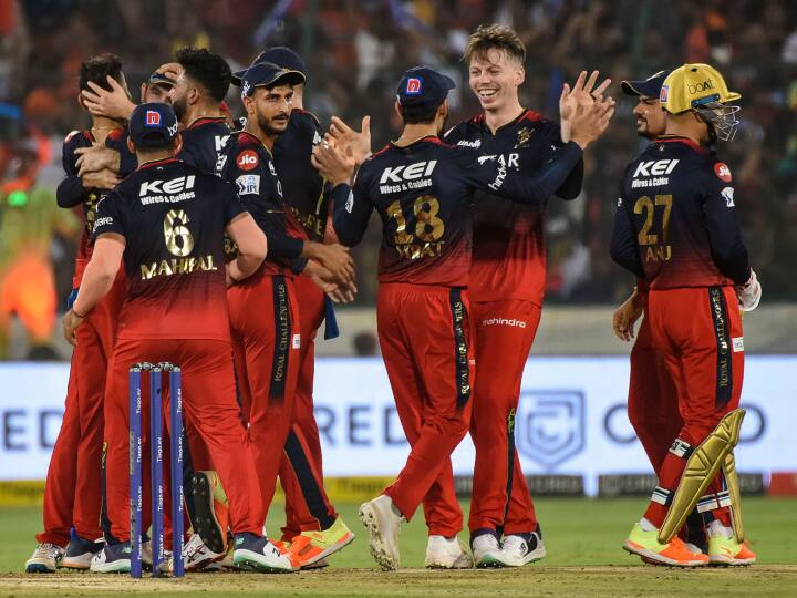 SRH को हराकर टॉप-4 में पहुंची RCB, जानिए अब क्या है प्लेऑफ का गणित SRH को हराकर टॉप-4 में पहुंची RCB, जानिए अब क्या है प्लेऑफ का गणित