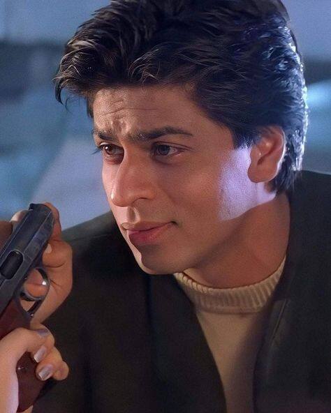 ਇਹ ਗੱਲ ਹੈ 1993 ਦੀ ਜਦੋਂ ਸ਼ਾਹਰੁਖ ਖਾਨ 'ਮਾਇਆ ਮੇਮਸਾਬ੍ਹ' ਦੀ ਸ਼ੂਟਿੰਗ ਕਰ ਰਹੇ ਸੀ। ਇਸ ਫਿਲਮ 'ਚ ਉਹ ਅਦਾਕਾਰਾ ਦੀਪਾ ਸਾਹੀ ਨਾਲ ਨਜ਼ਰ ਆਏ ਸੀ। ਫਿਲਮ 'ਚ ਸ਼ਾਹਰੁਖ ਦੇ ਦੀਪਾ ਨਾਲ ਅਤਰੰਗੀ ਸੀਨ ਸਨ। ਉਸ ਦੌਰ 'ਚ ਅਜਿਹਾ ਸੀਨਜ਼ ਨੂੰ ਜ਼ਿਆਦਾ ਚੰਗਾ ਵੀ ਨਹੀਂ ਸਮਝਦੇ ਸੀ।
