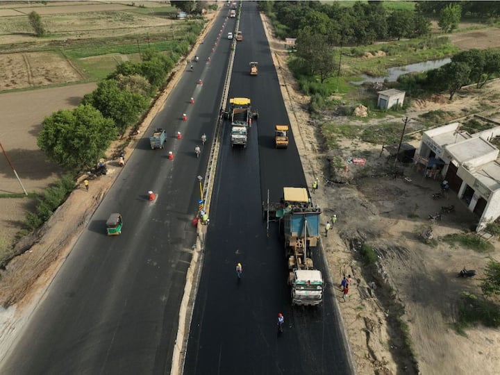 It also serves as an important trade route, facilitating the movement of goods and contributing to regional economic development by connecting industrial areas, agricultural regions, and educational institutions. (Image Source: Twitter/@nitin_gadkari)