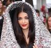 Cannes 2023: ઘૂંઘટ ઓઢીને રેડ કાર્પેટ પર પહોંચી Aishwarya Rai Bachchan, જુઓ વીડિયો  
