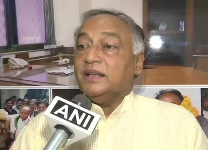 Madhya Pradesh congress mla lakshman singh said Miss Jyotiraditya Scindia MP: दिग्विंजय सिंह के भाई लक्ष्मण सिंह बोले- 'मुझे कांग्रेस में ज्योतिरादित्य सिंधिया की कमी खलती है'