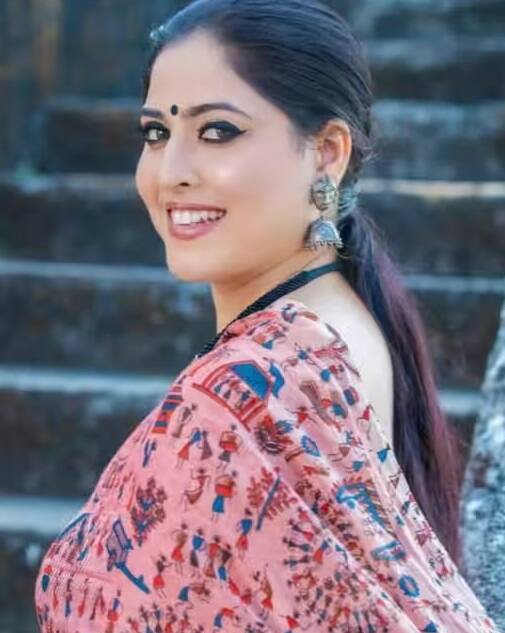 મોનિકાએ જણાવ્યું હતું કે તેણે આખું વર્ષ પેમેન્ટ મેળવવા માટે સંઘર્ષ કર્યો. અસિત મોદીએ દરેક કલાકારના પૈસા રોકી રાખ્યા છે. તેણે એમ પણ કહ્યું કે તે સેટ પર તેની સાથે કૂતરા જેવો વ્યવહાર કરતો હતો.