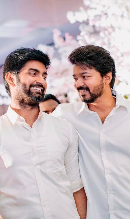 மகன் அதர்வா அறிமுகமான பானா காத்தாடி படம், இவரது கடைசி படமாக அமைந்தது. பின், 2010ல் மாரடைப்பால் காலமானார் முரளி.