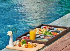 ਸਵੀਮਿੰਗ ਕਰਨ ਤੋਂ ਪਹਿਲਾਂ ਬਿਲਕੁਲ ਨਾ ਖਾਓ ਇਹ ਚੀਜ਼ਾਂ, ਨਹੀਂ ਤਾਂ ਸਰੀਰ 'ਚ ਹੋਣਗੀਆਂ ਇਹ ਮੁਸ਼ਕਿਲਾਂ