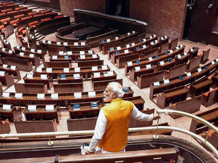 When the date of the inauguration of the new Parliament House came, the Congress took a jibe at PM Modi, also shared the photo