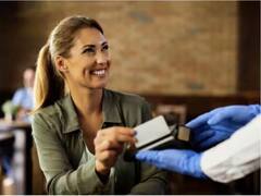 ਕੀ ਤੁਸੀਂ ਸਹੀ ਵਿੱਚ ਕ੍ਰੈਡਿਟ ਕਾਰਡ ਨਾਲ 2 ਰੁਪਏ 'ਚ ਏਅਰਪੋਰਟ 'ਤੇ ਖਾਣਾ ਖਾ ਸਕਦੇ ਹੋ?