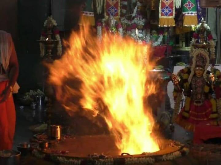 ஆன்மீகம்: கரூர் ஸ்ரீ மாரியம்மன் ஆலய மகா சண்டியாகம் - திரளான பக்தர்கள் பங்கேற்பு A Mahashandi was held at Karur Sri Mariamman Temple to celebrate the birth of Vaikasi TNN ஆன்மீகம்: கரூர் ஸ்ரீ மாரியம்மன் ஆலய மகா சண்டியாகம் - திரளான பக்தர்கள் பங்கேற்பு