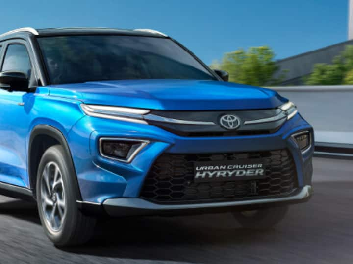 Best Hybrid Cars in India: अगर माइलेज के चलते आपकी जेब का बजट भी टाइट रहता है, तो बेहतर माइलेज के साथ आने वाली ये गाड़ियां आपके लिए एक अच्छा ऑप्शन हो सकती हैं.