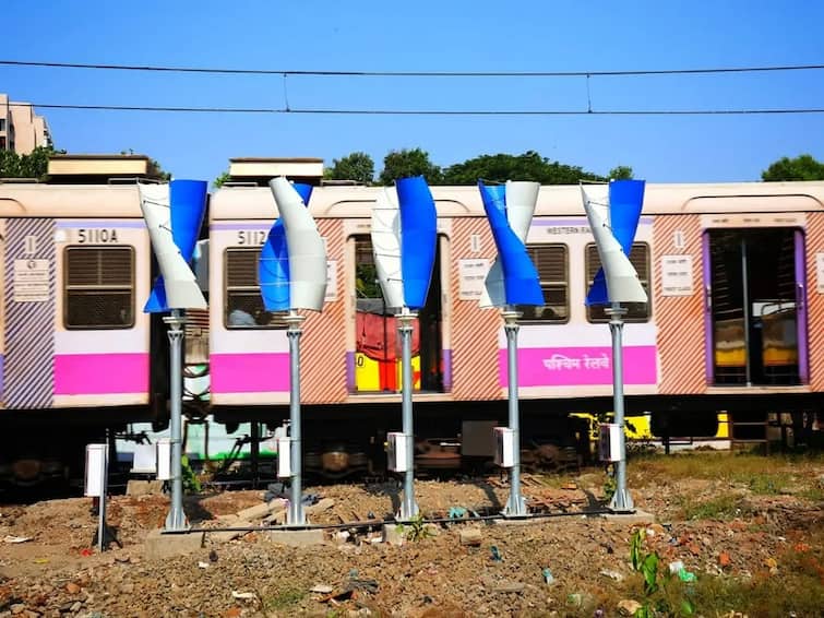 mumbai news western railway installs mini windmills to generate electricity near railway tracks Naigaon: पश्चिम रेल्वेचा स्तुत्य उपक्रम, वीज निर्मितीसाठी रेल्वे रुळाशेजारी मिनी पवनचक्की