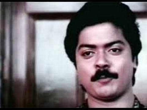 இதயம் படத்தில் சிறப்பான நடிப்பை வெளிப்படுத்தி, வெறும் முரளியாக இருந்த இவர் ராஜ முரளியாக மாறினார்.