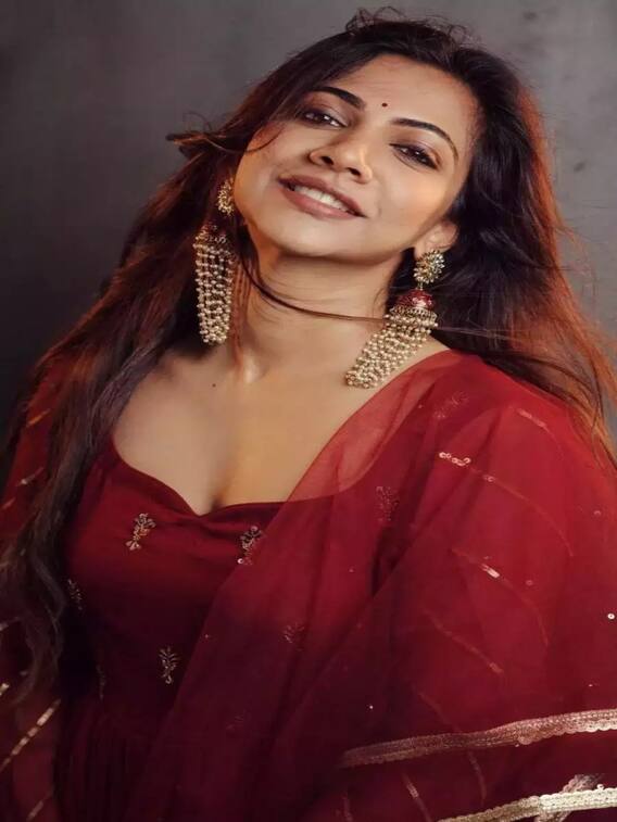 கேரளத்து பைங்கிளி மடோனா செபாஸ்டியன் பிறந்தநாள்!