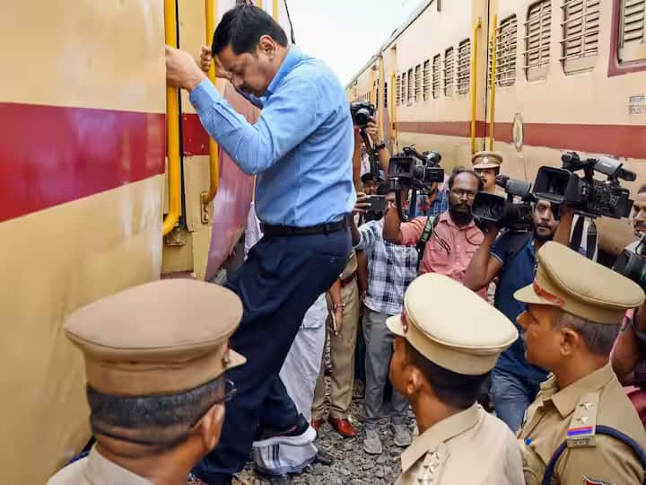 Kerala IPS Officer Suspended, Order Cites Leak Of Information In Kozhikode Train Arson Case Kerala IPS Officer Suspended, Order Cites Leak Of Information In Kozhikode Train Arson Case