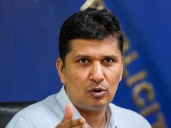 दिल्ली सरकार ने LG से वापस मांगी अधिकारियों के तबादले से जुड़ी फाइलें, चिट्ठी लिखकर की अपील