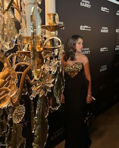 కేన్స్ నుంచి సారా మెరిసే అందాలు