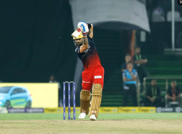 How does Virat Kohli bat amazingly despite not being a power hitter?