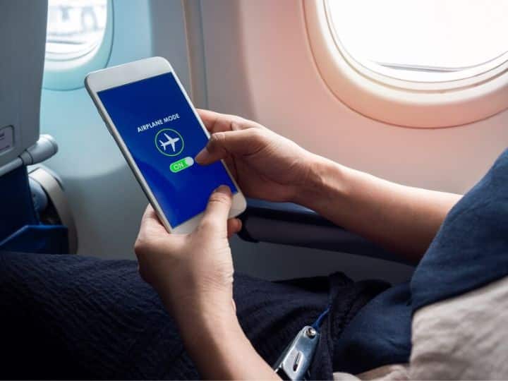 Mobile Airplane Mode use in daily life apart from flight फ्लाइट में इस्तेमाल होने के अलावा इस काम भी आता है एयरप्लेन मोड, जान लिया तो कई काम हो जायेंगे आसान